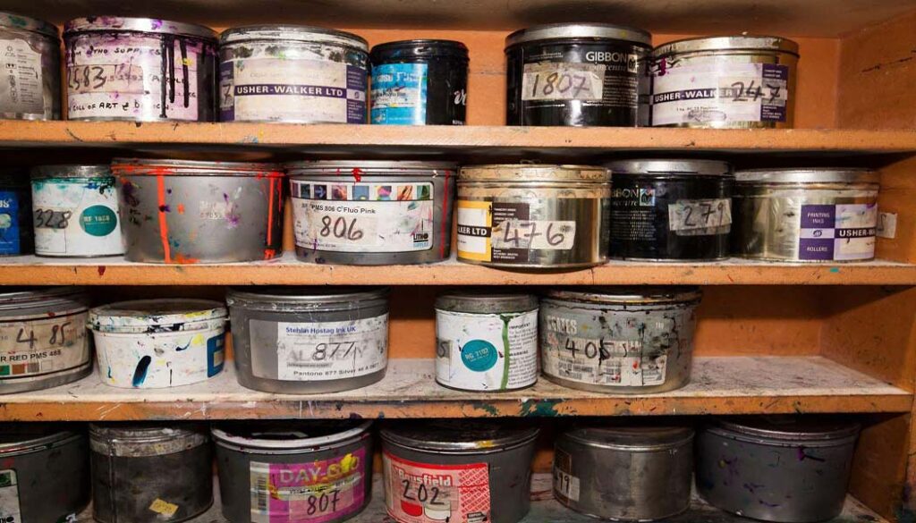 can you store paint in the garage