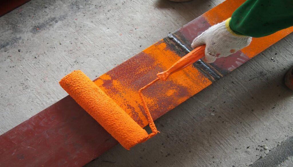 can you use latex paint on metal